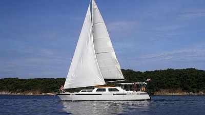 Luxury Catamaran 58